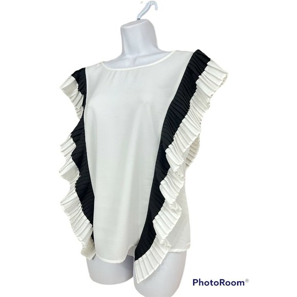 NWT Jealous Tomato Women Top Sz Large White Black Pleated Side Accent Cap Sleeve - Picture 2 of 8